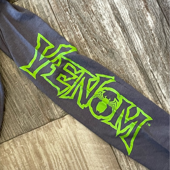 Venom long sleeve, glow in the dark shirt - Picture 3 of 4
